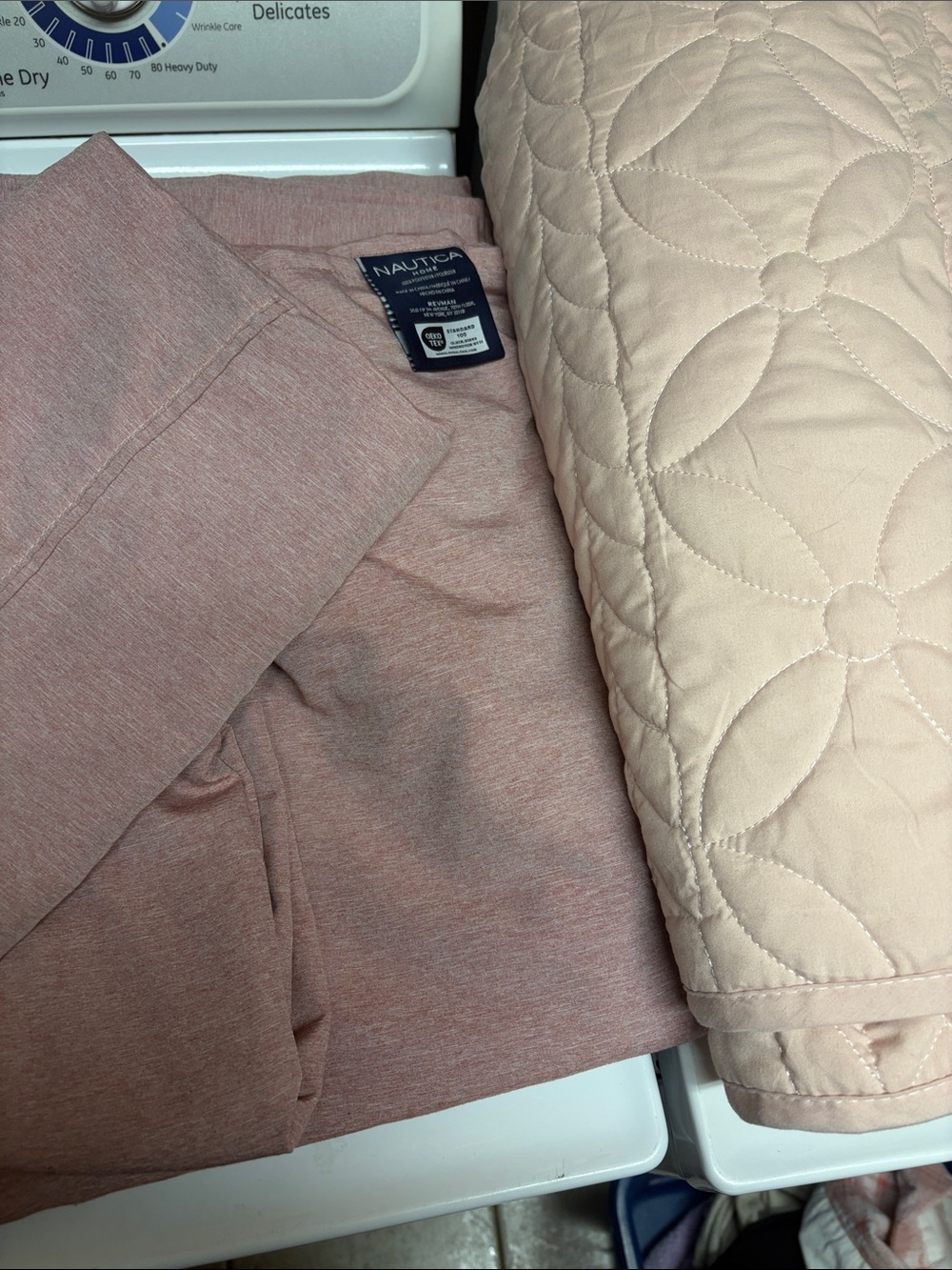 Nautica Pink TwinXL sheets w/ 2 cases and quilt style mattress cover/ protector